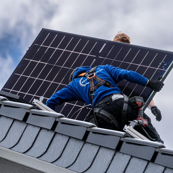 Ihr Partner für maßgeschneiderte Photovoltaikanlagen | Bentley Solar